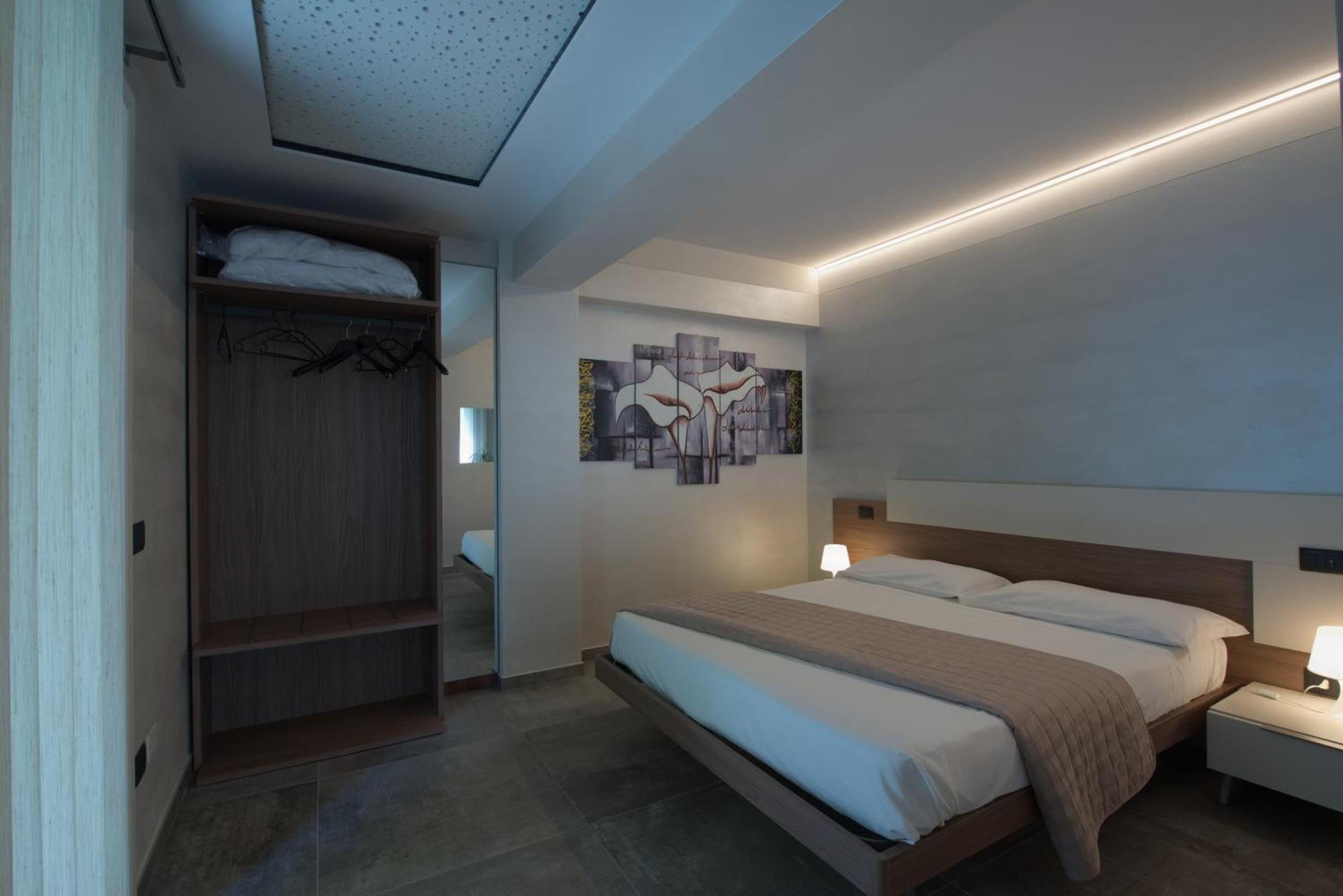 Via Goito 25 Rooms & Apartment Peschiera del Garda Exterior photo