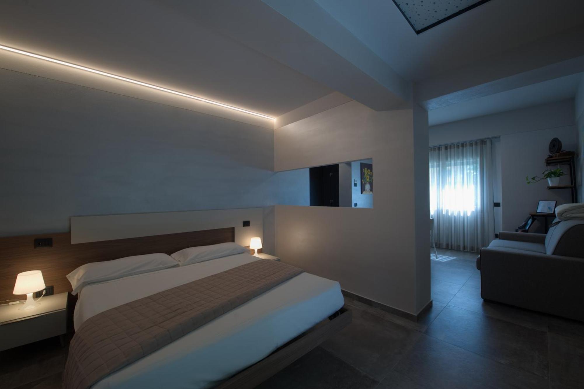 Via Goito 25 Rooms & Apartment Peschiera del Garda Exterior photo