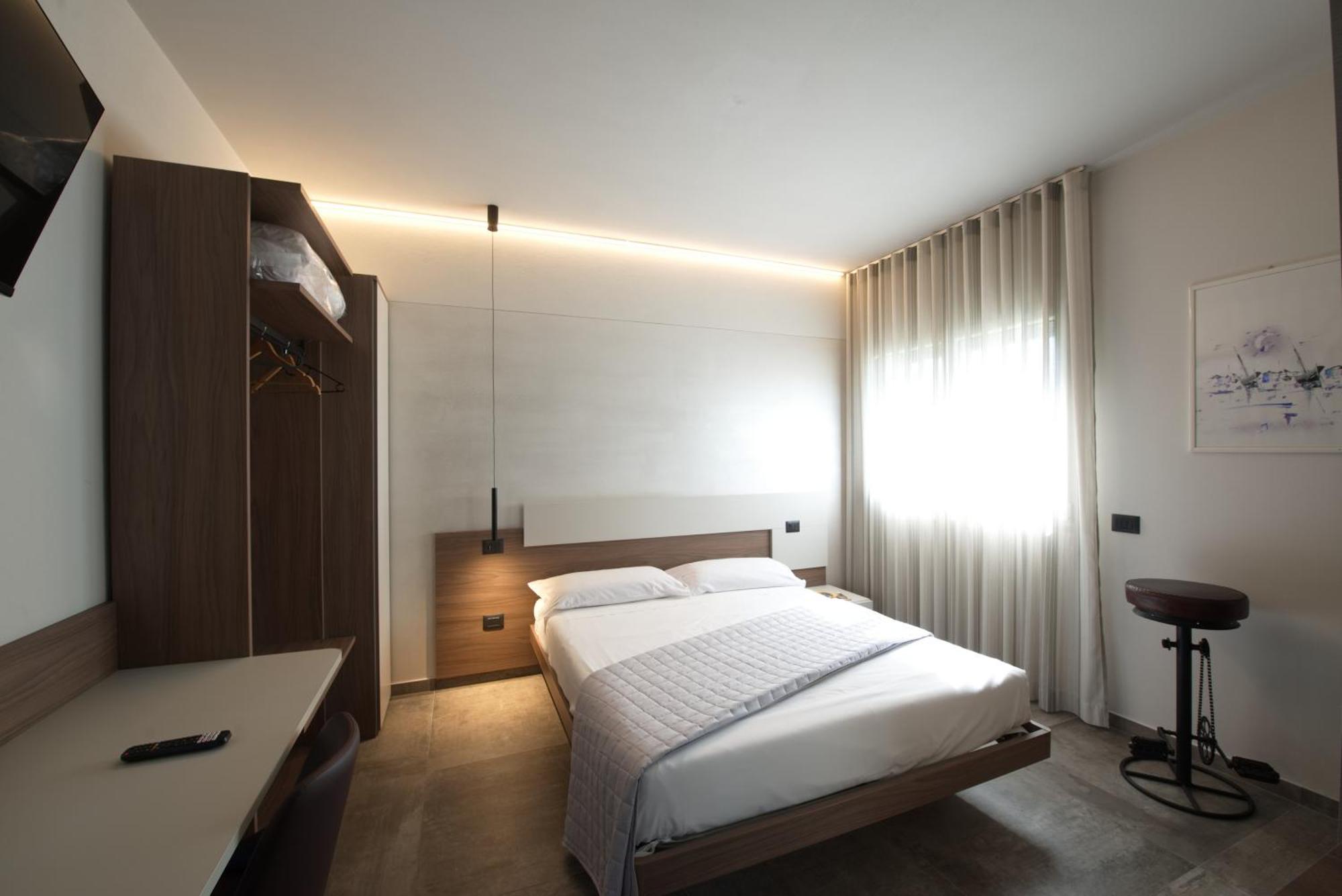 Via Goito 25 Rooms & Apartment Peschiera del Garda Exterior photo