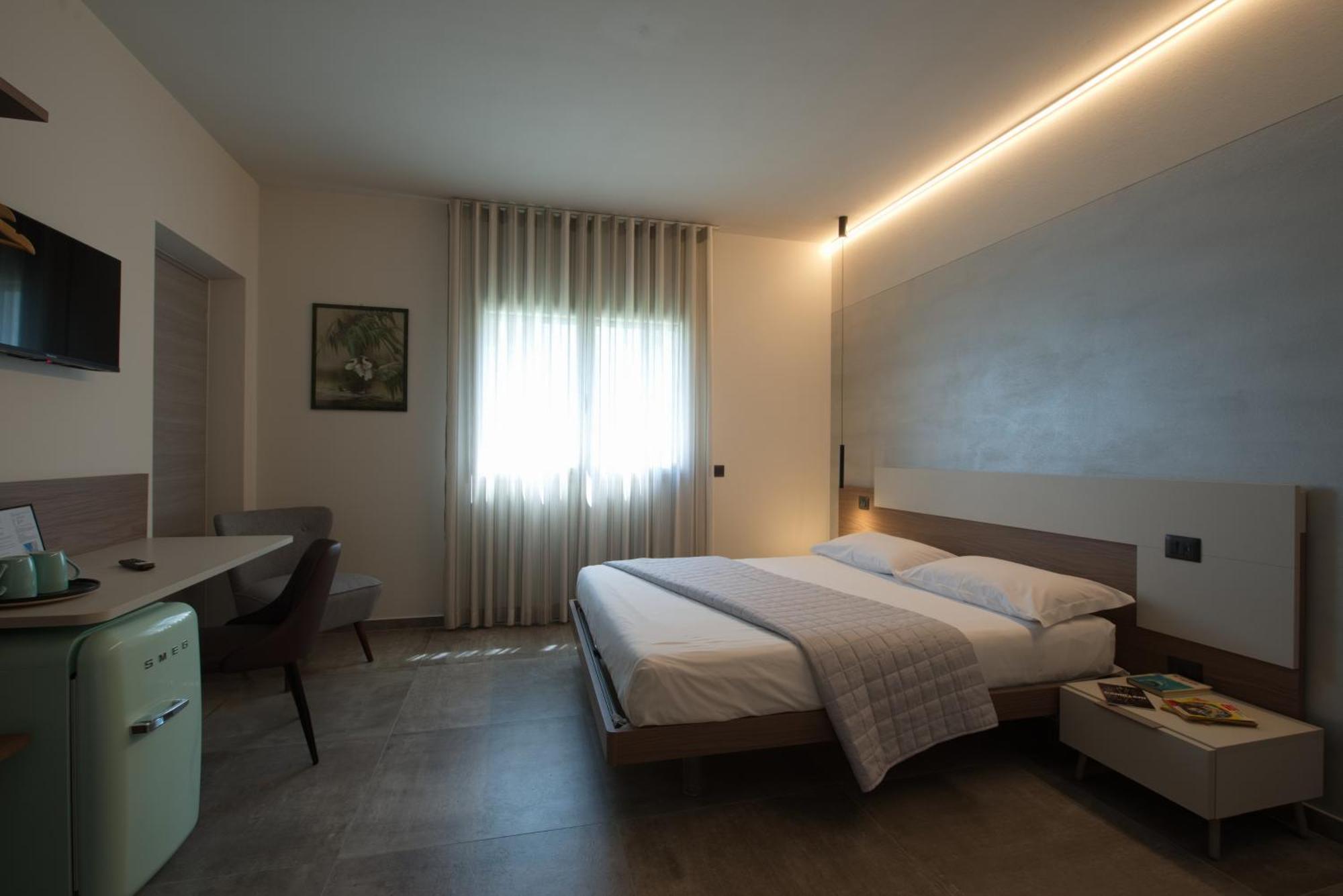 Via Goito 25 Rooms & Apartment Peschiera del Garda Exterior photo