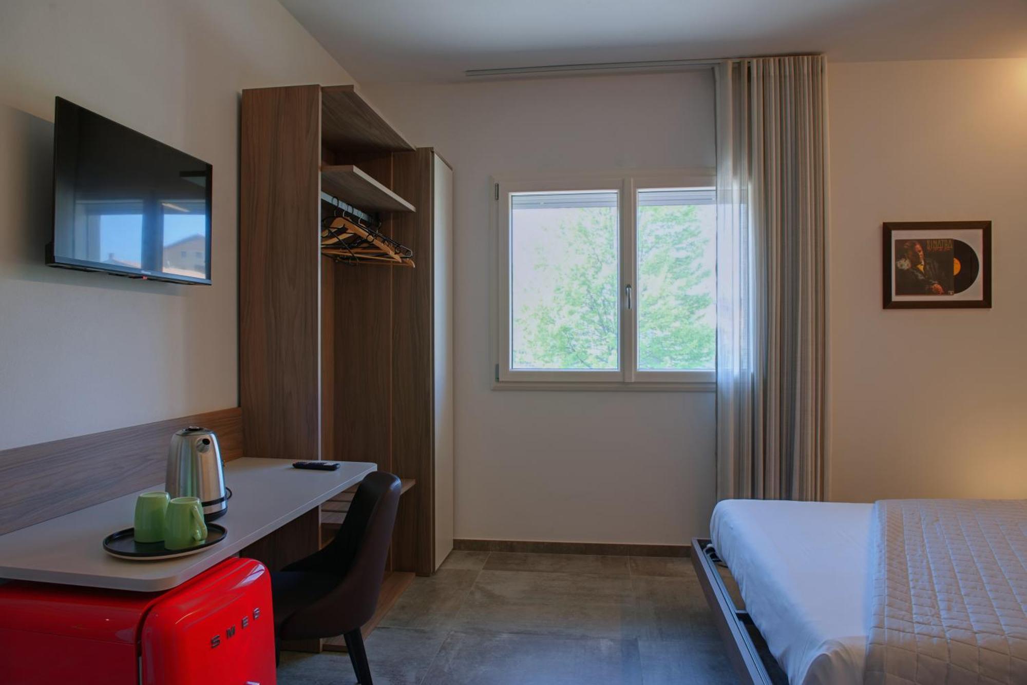 Via Goito 25 Rooms & Apartment Peschiera del Garda Exterior photo